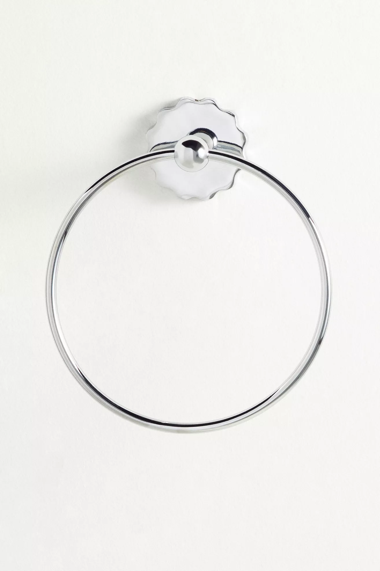 Wiggle Scalloped Towel Ring - thumbnail 2