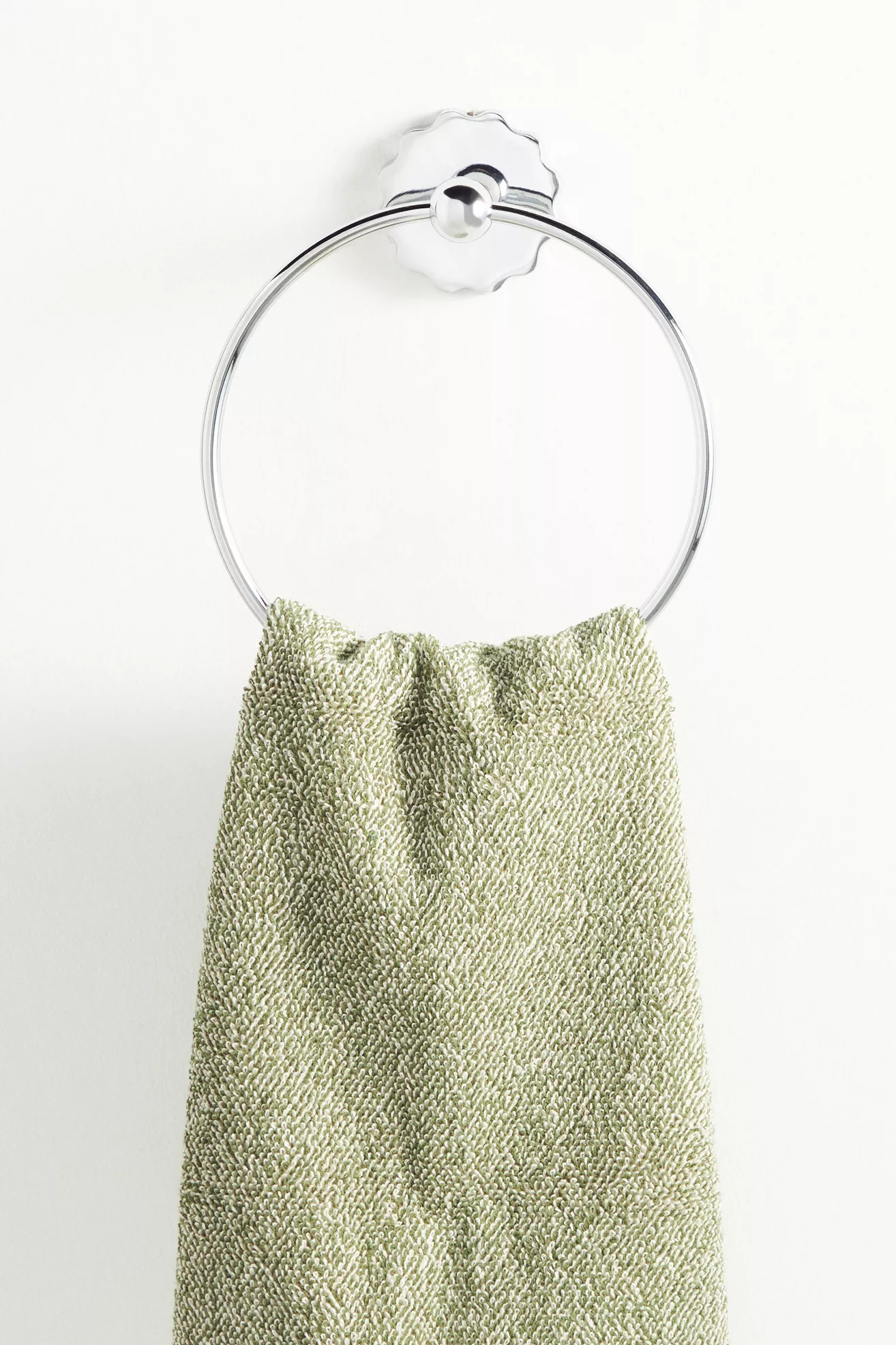 Wiggle Scalloped Towel Ring