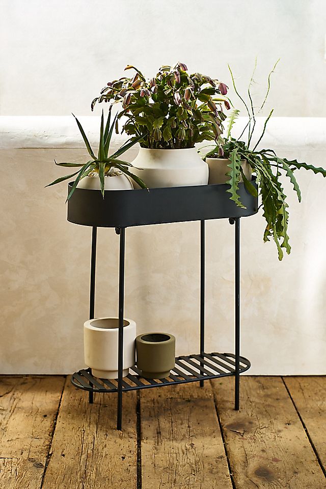 Oval Iron Plant Stand with Shelf