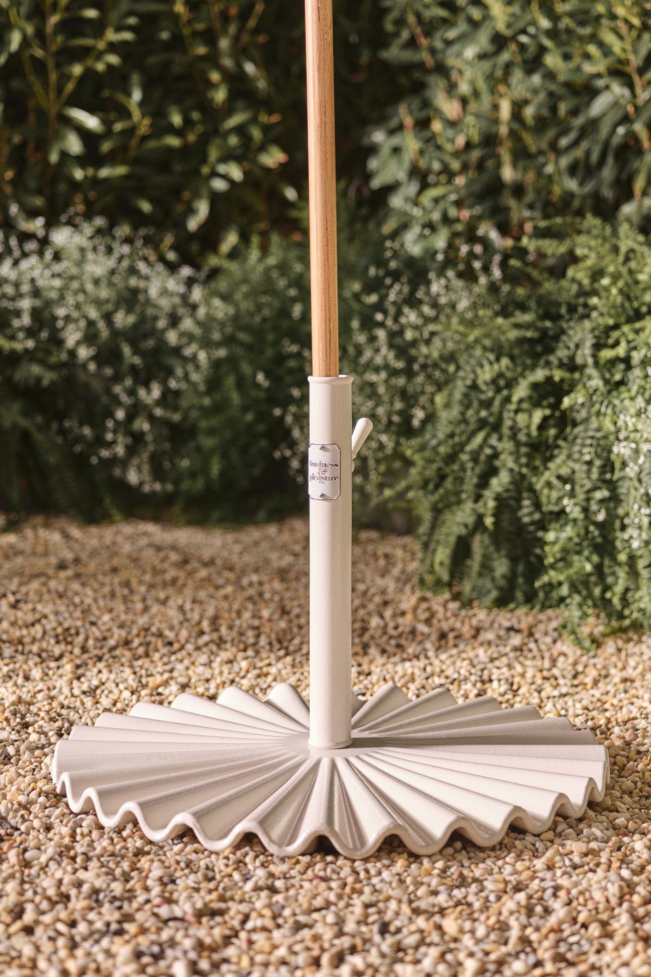 Business & Pleasure Co. The Clamshell Umbrella Base - White, One Size
