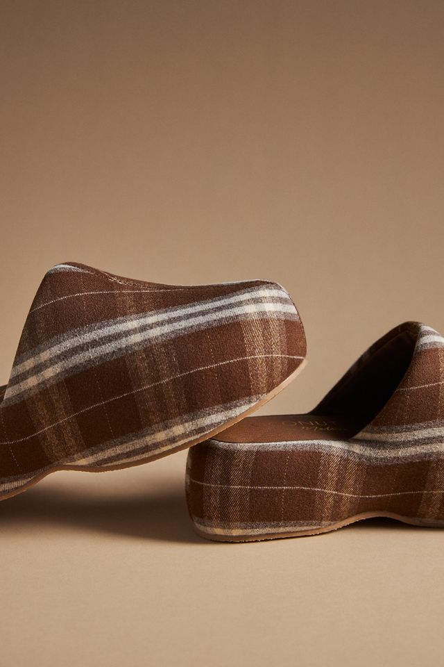 Coconuts by Matisse Bubble Clogs #2