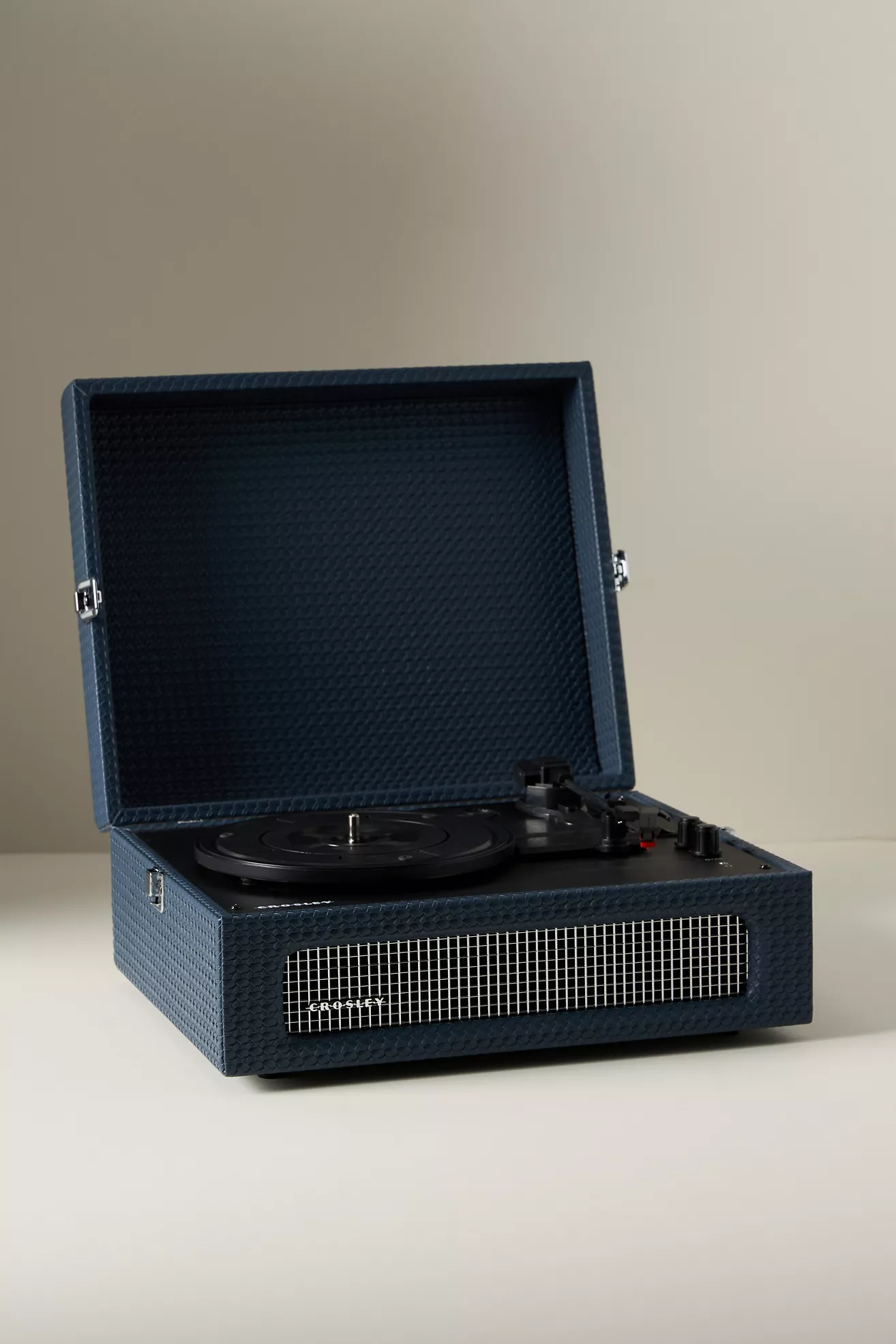 Crosley Voyager Record Player - thumbnail 2