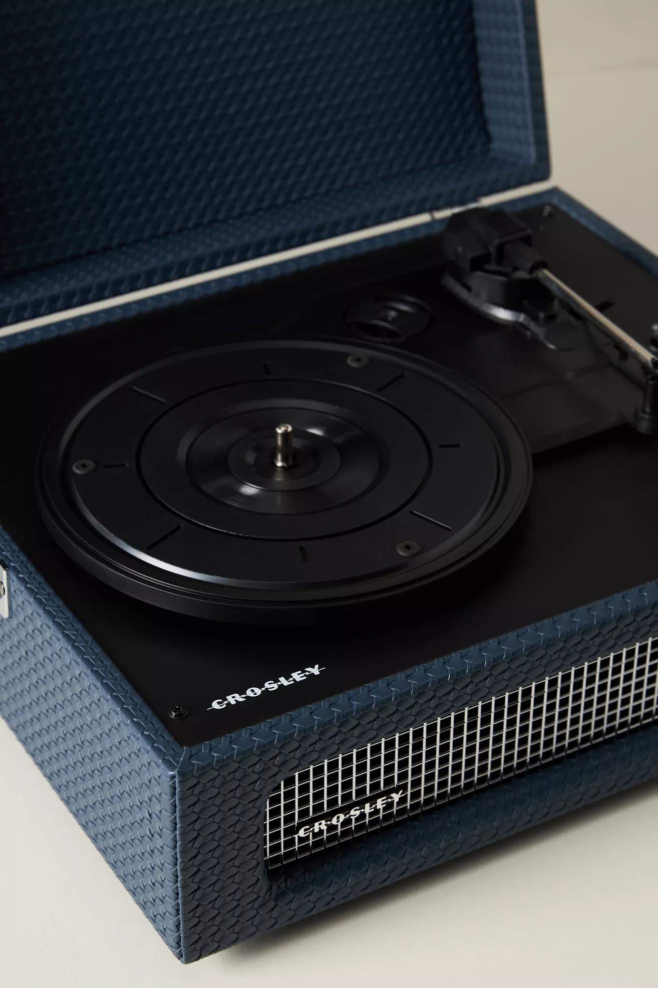 Crosley Voyager Record Player - thumbnail 3
