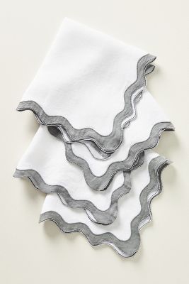 BED THREADS BED THREADS SCALLOPED LINEN NAPKINS, SET OF 4 BY BED THREADS IN WHITE SIZE NAPKIN