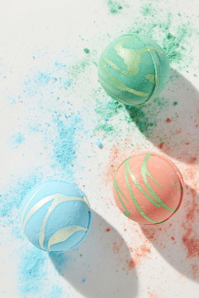 Latika Merry Christmas Bath Bomb Set #1