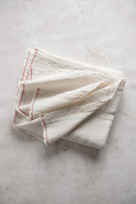 Roan Iris Cotton & Lace Tablecloth