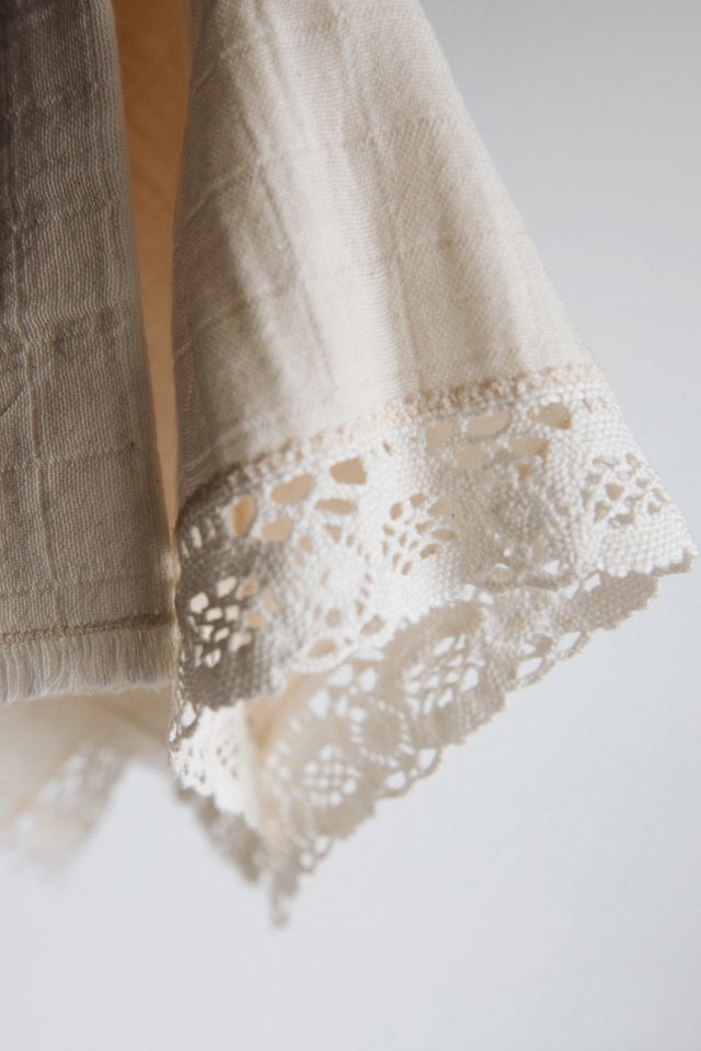 Roan Iris Cotton & Lace Napkin Set #1