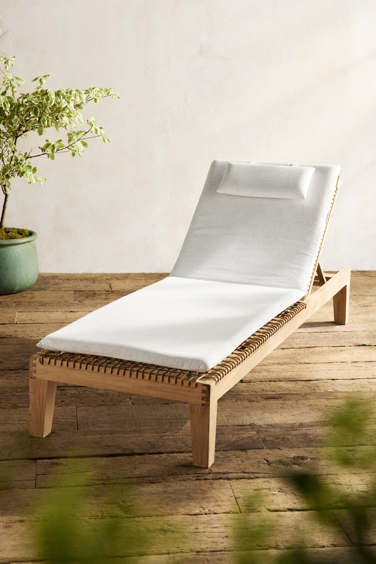 Sonoma Woven Chaise