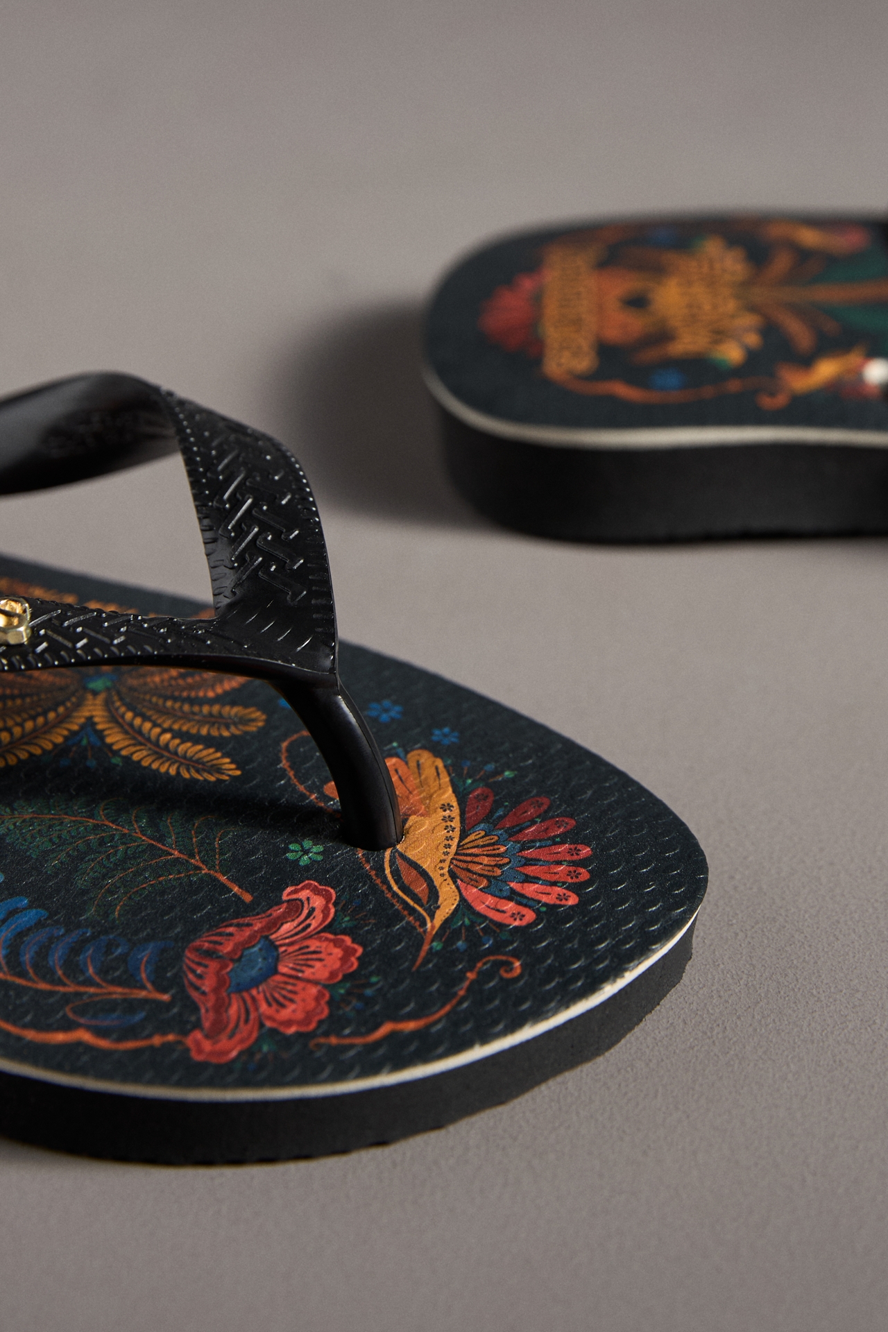 Havaianas x Farm Rio Thong Sandals