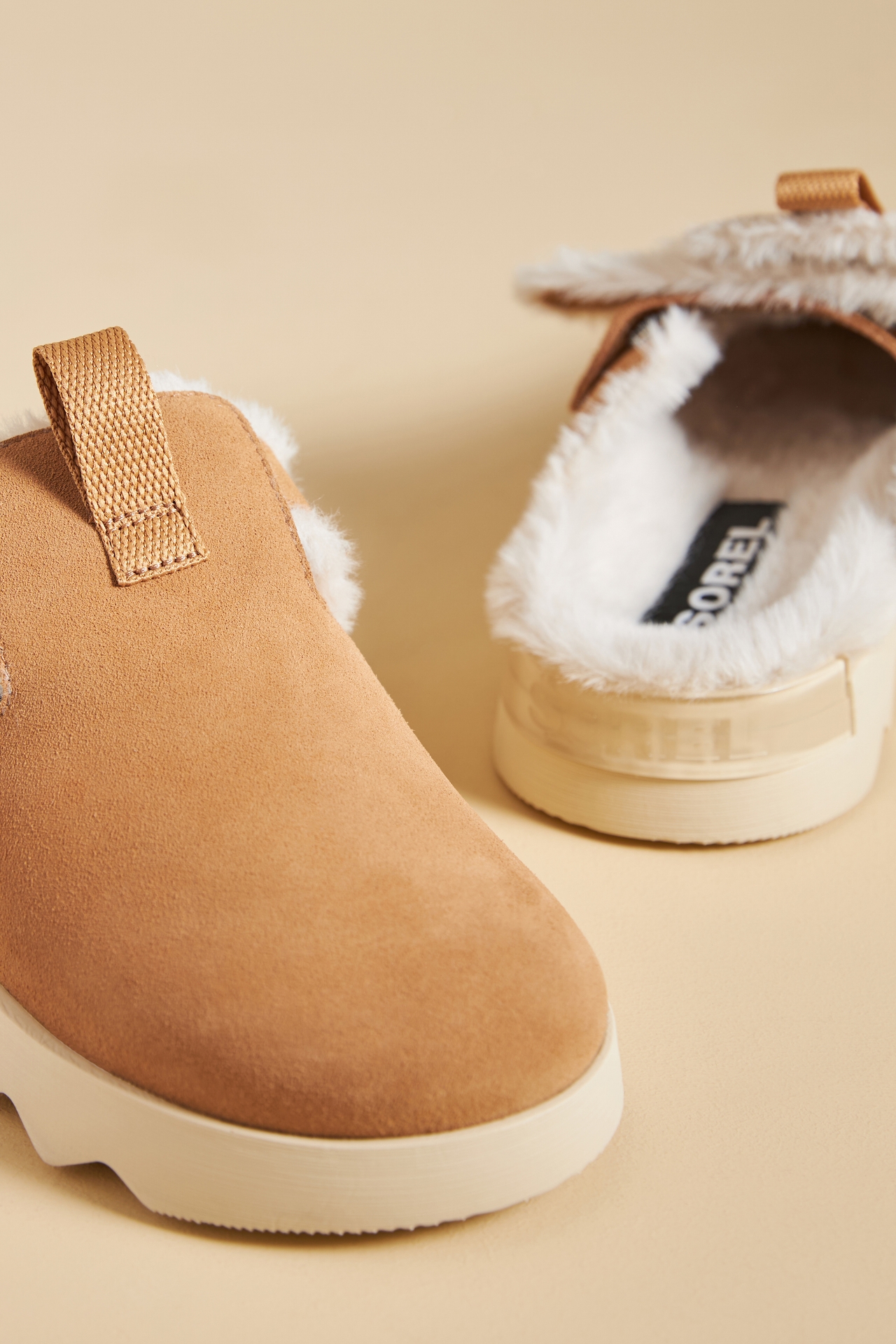 SOREL VIIBE™ Cozy Suede Clogs