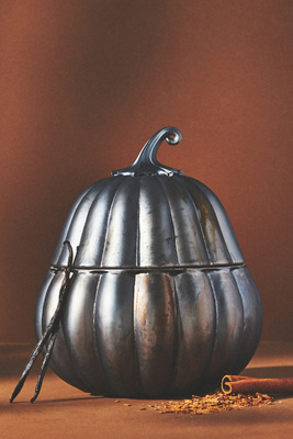 Anthropologie Large Harvest Pumpkin & Sweet Vanilla Glass Gourd Candle