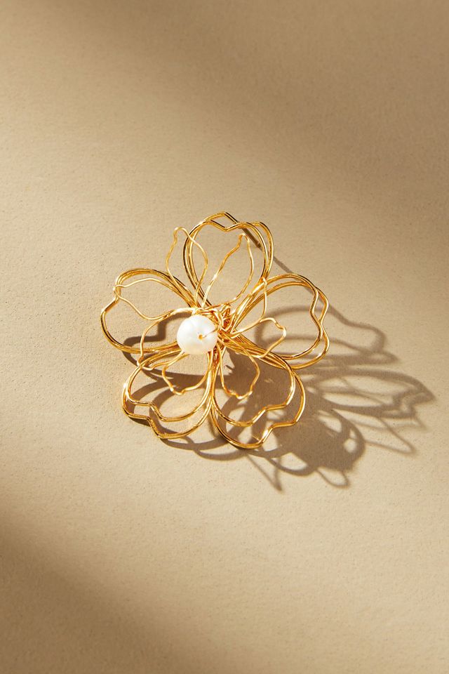 Wire Floral Pearl Stud Earrings #1
