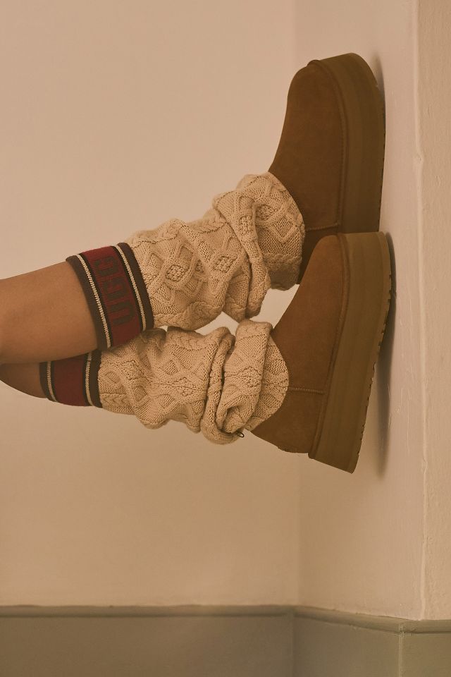 Brown shop sweater uggs