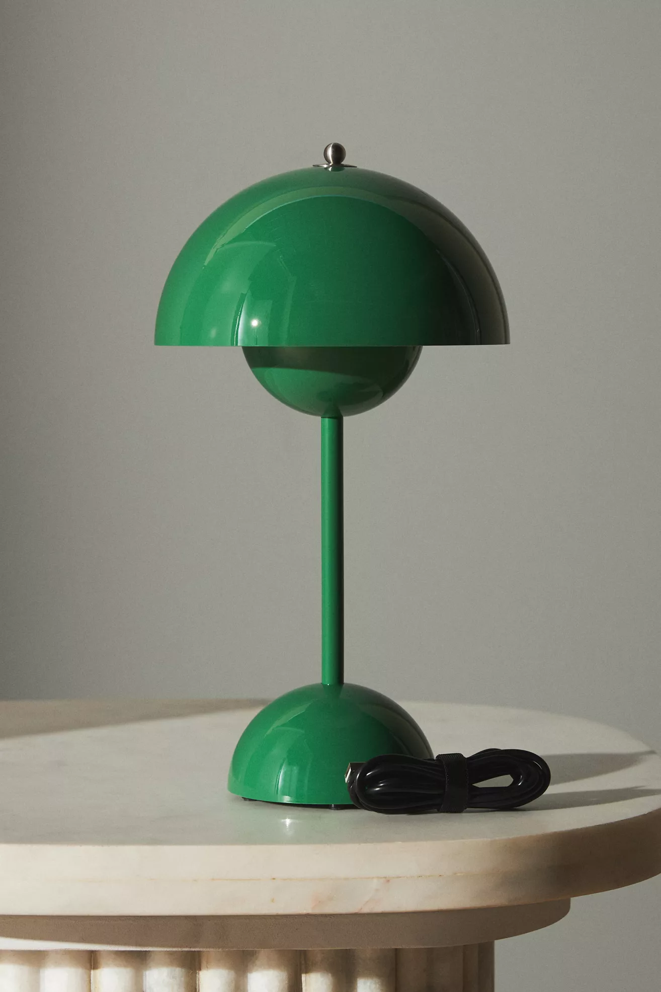 Flowerpot V9 Cordless Rechargeable LED Table Lamp - thumbnail 3