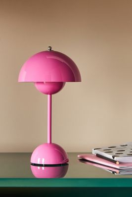 Flowerpot V9 Cordless Rechargeable LED Table Lamp
