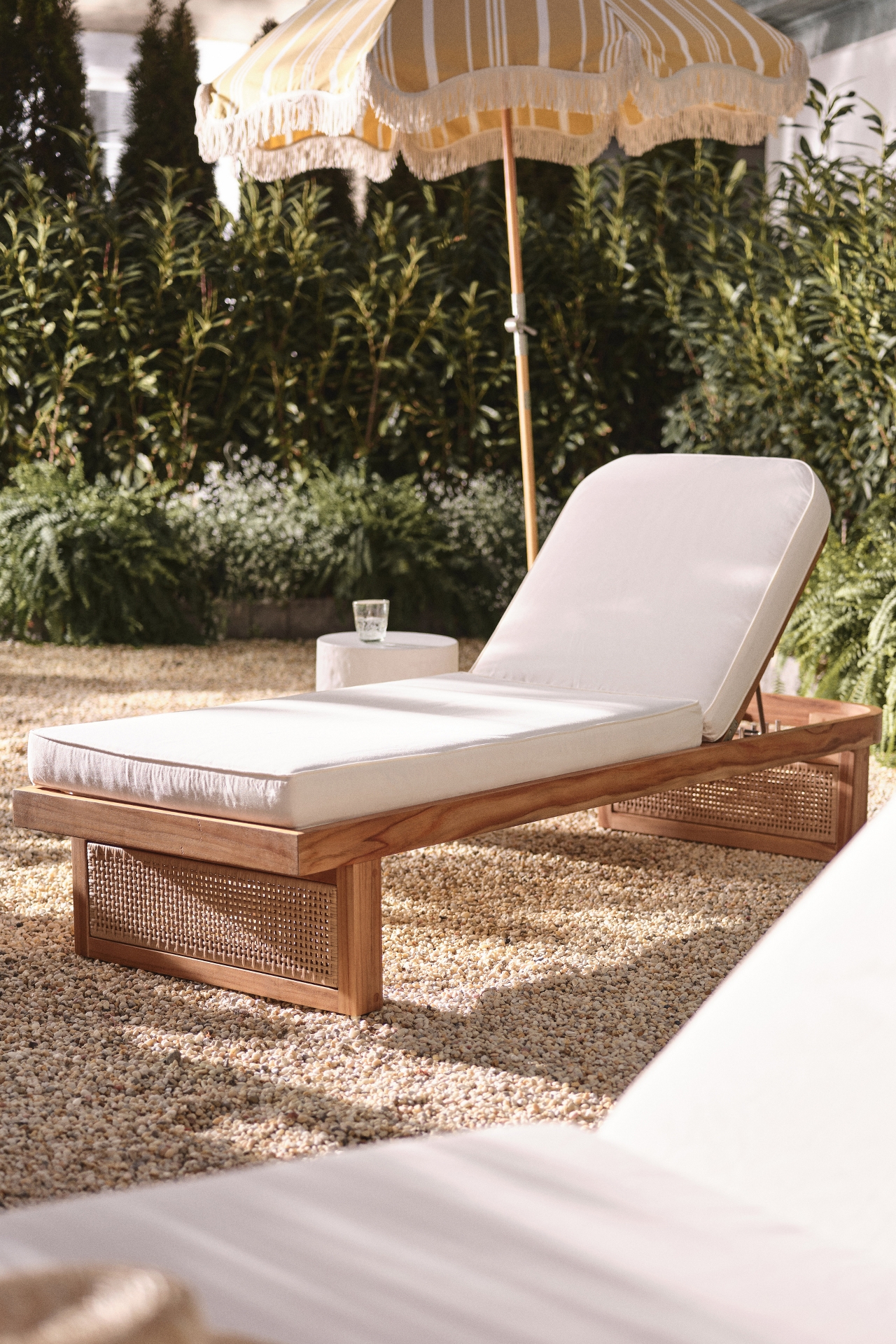 Merit Chaise Lounge