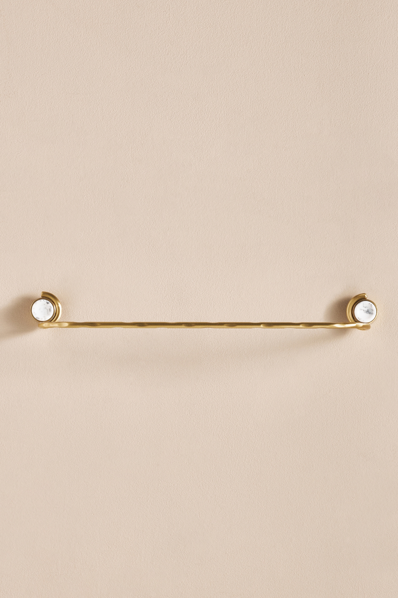 Aino Towel Bar