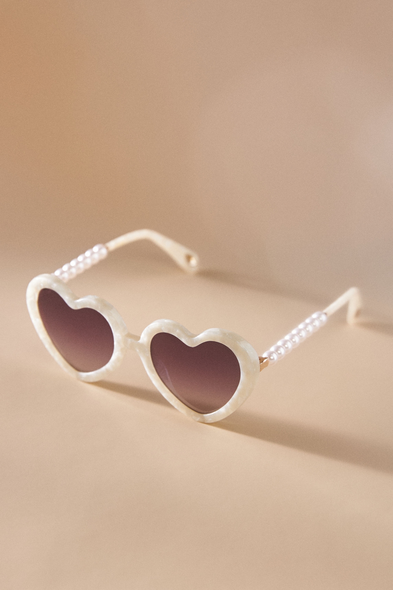 Lele Sadoughi Sweetheart Sunglasses