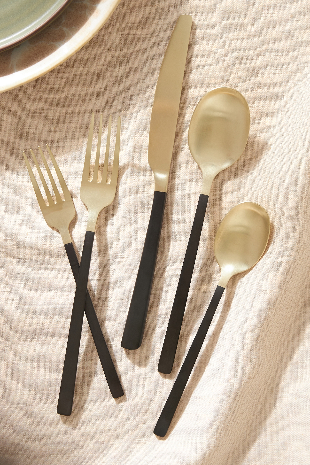 Beacon Two-Tone Flatware 20-Piece Place Setting