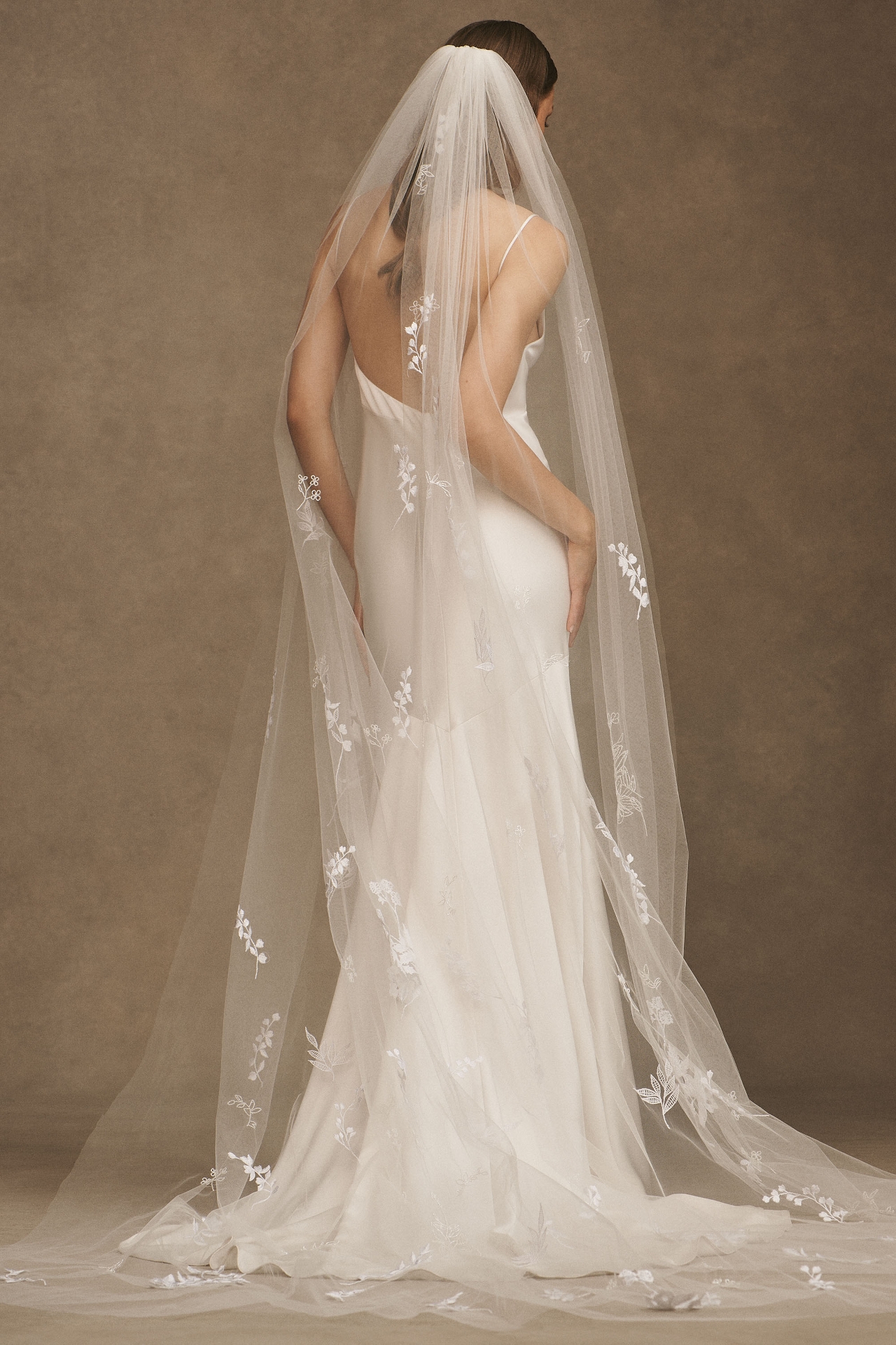 Theia Jasper Embroidered Chapel Veil