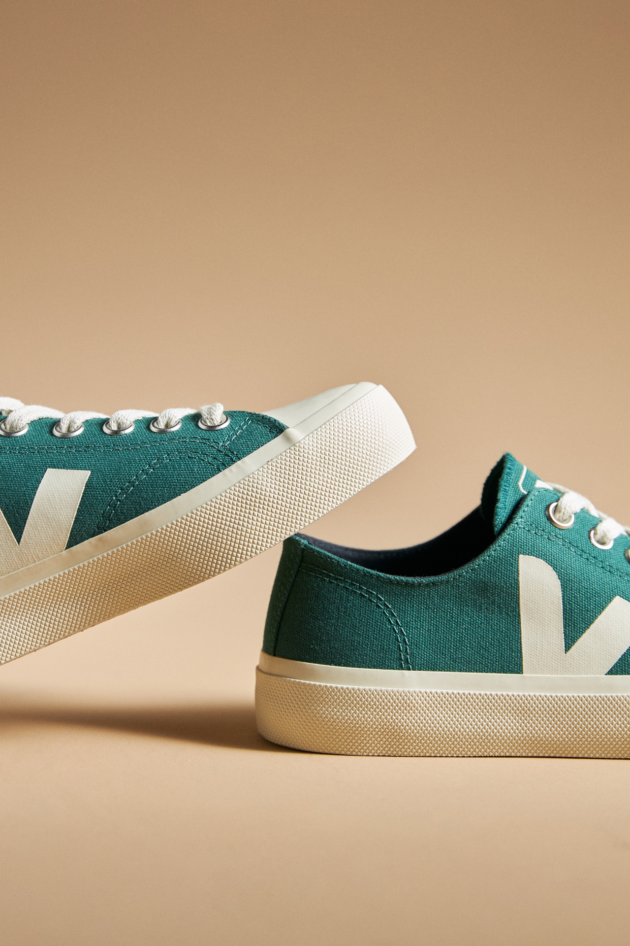 Veja Wata II Low-Top Sneakers