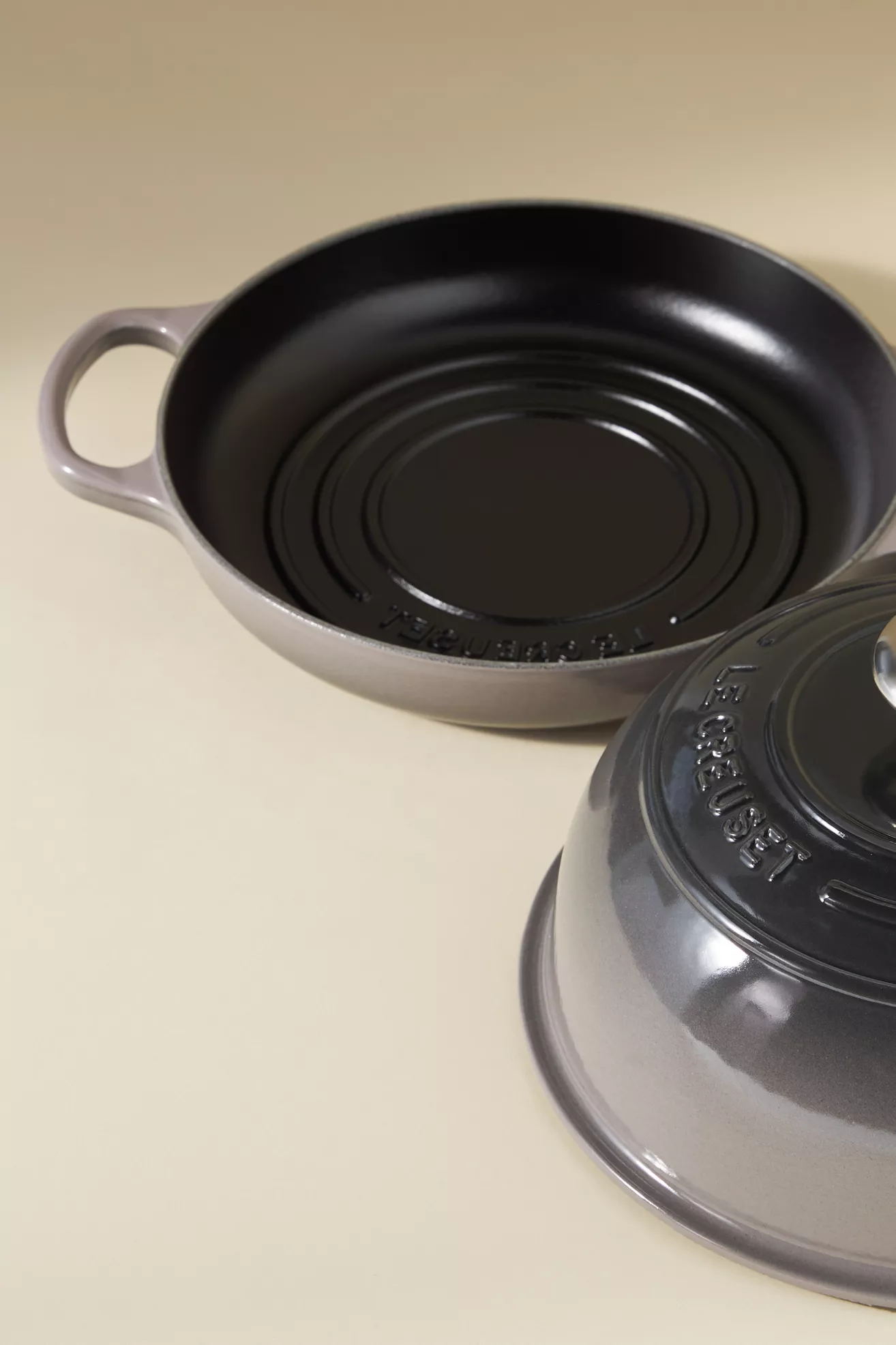 Le Creuset 9.5" Bread Oven - thumbnail 2