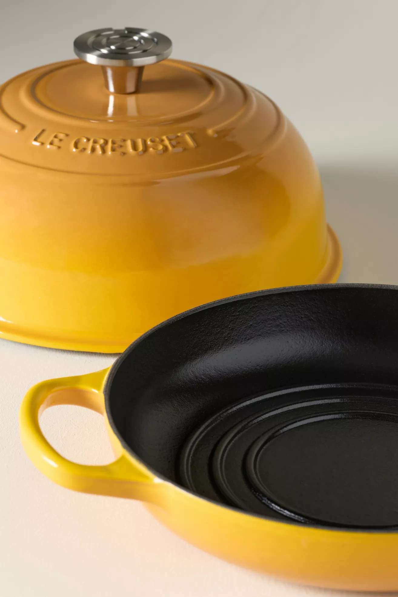 Le Creuset 9.5" Bread Oven - thumbnail 4
