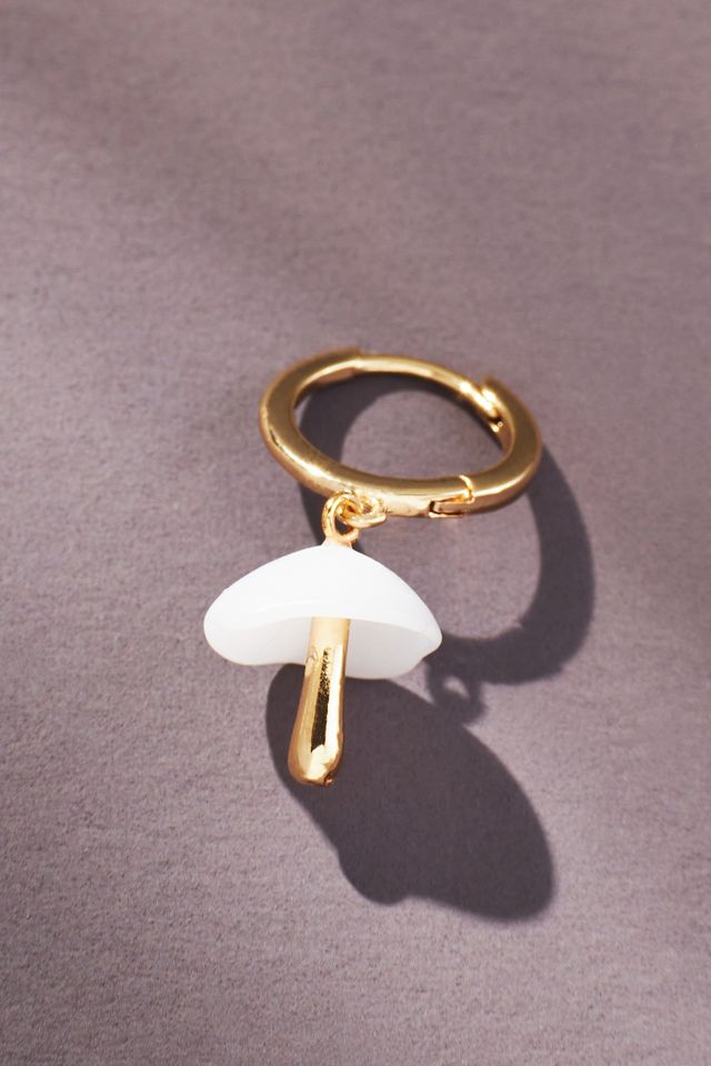 Petits anneaux plaqué or à pendentif champignon #3