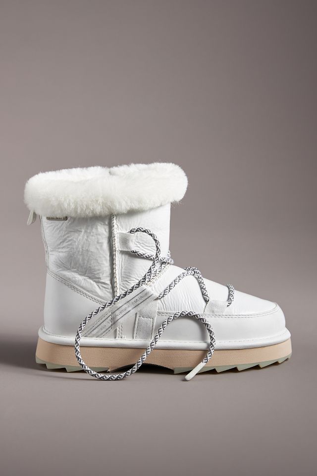 Blurred Glossy Womens Sheepskin Boot- EMU Australia