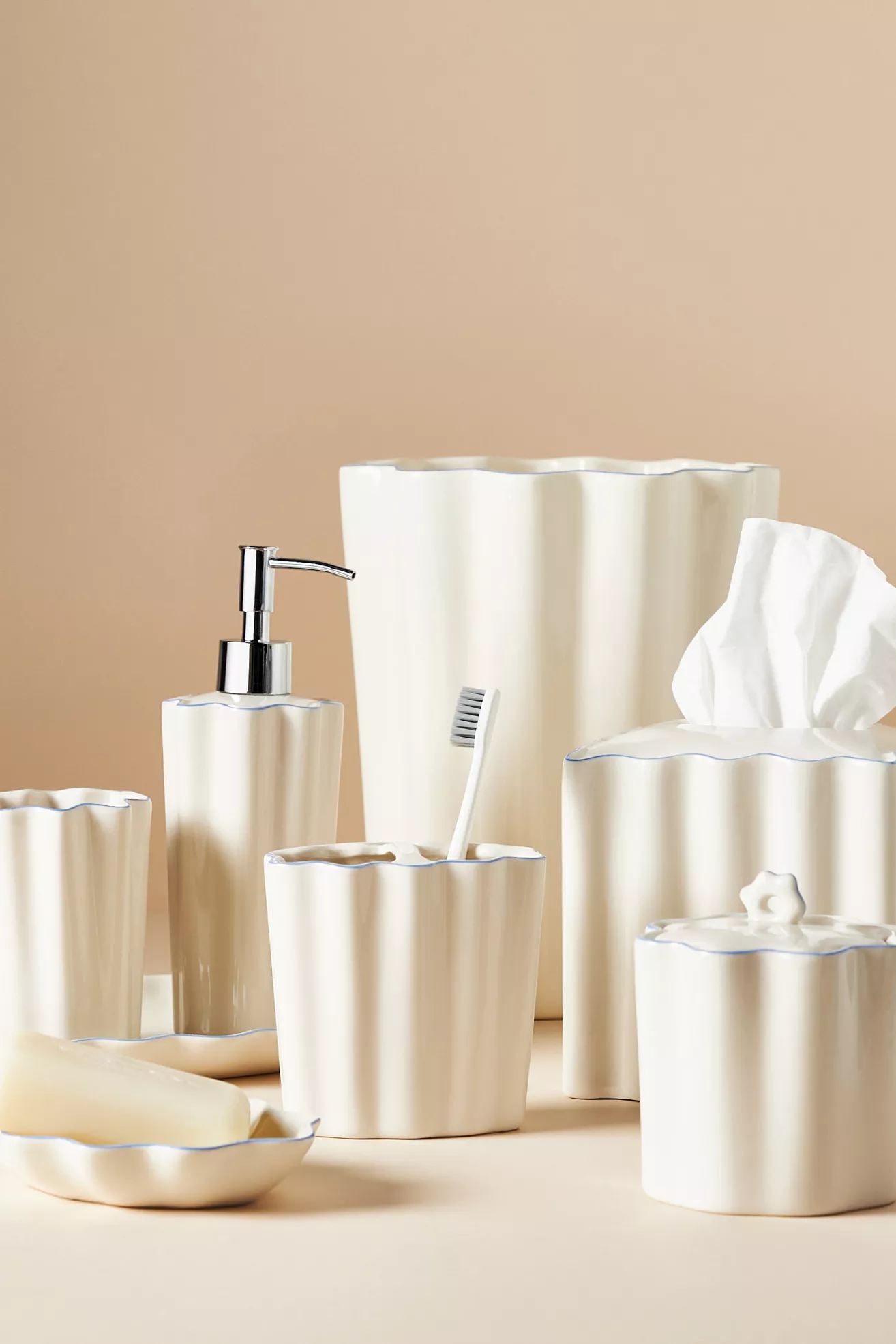 Le Marais Scalloped Bath Dispenser - thumbnail 9