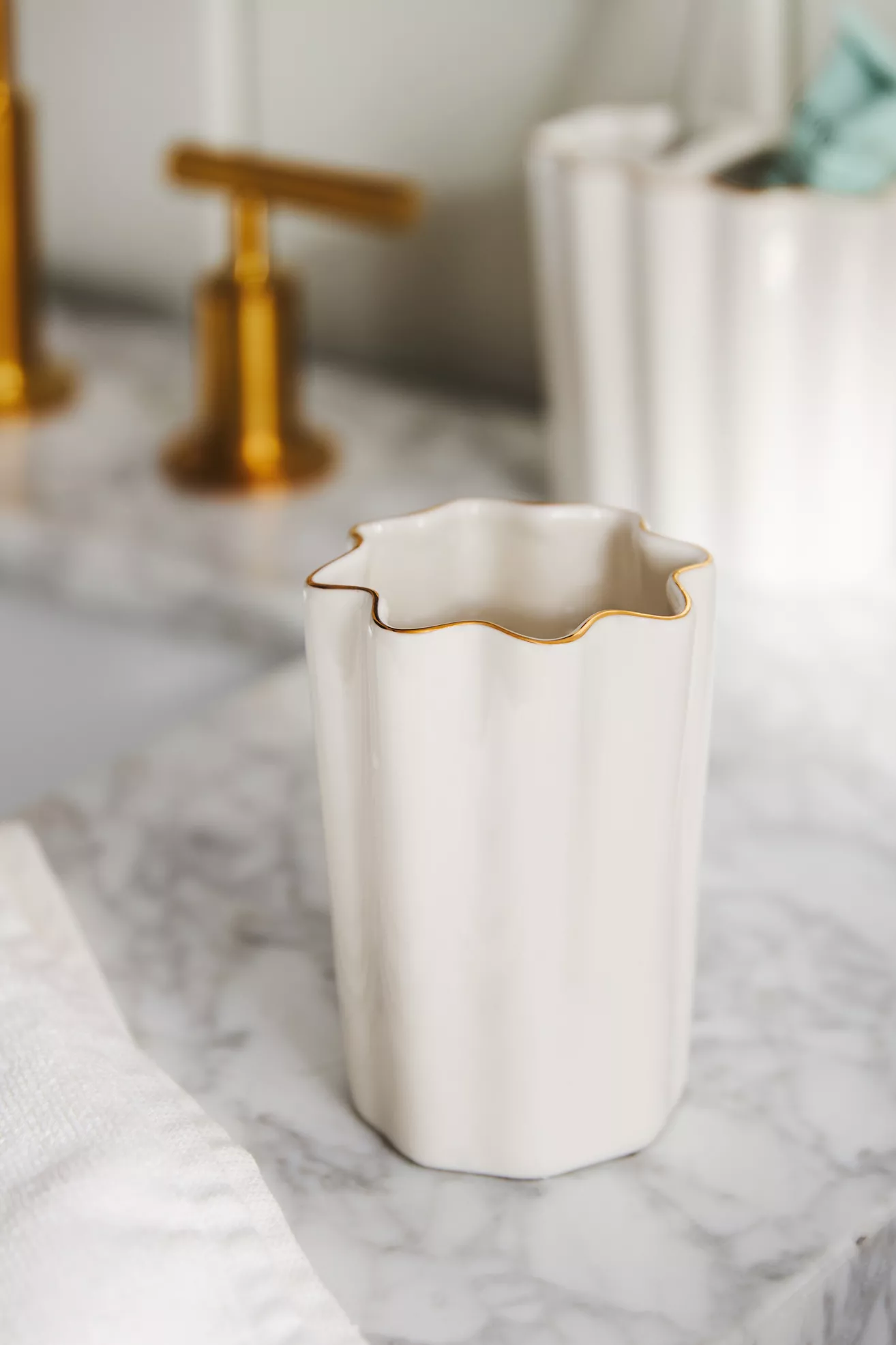 Le Marais Scalloped Bath Tumbler