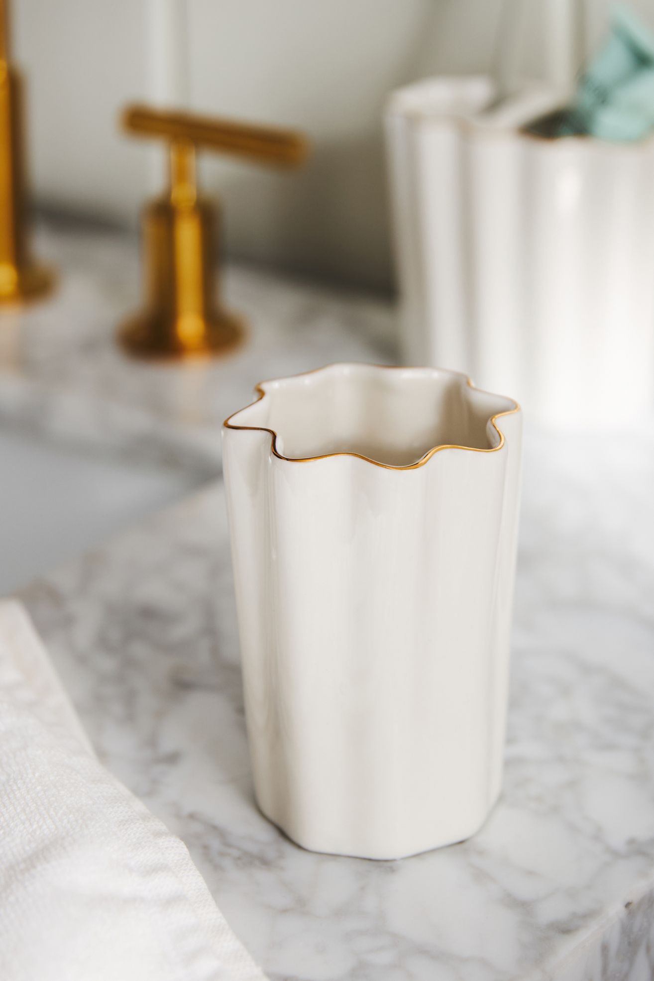 Le Marais Bath Tumbler - Cream + Gold Trim, One Size