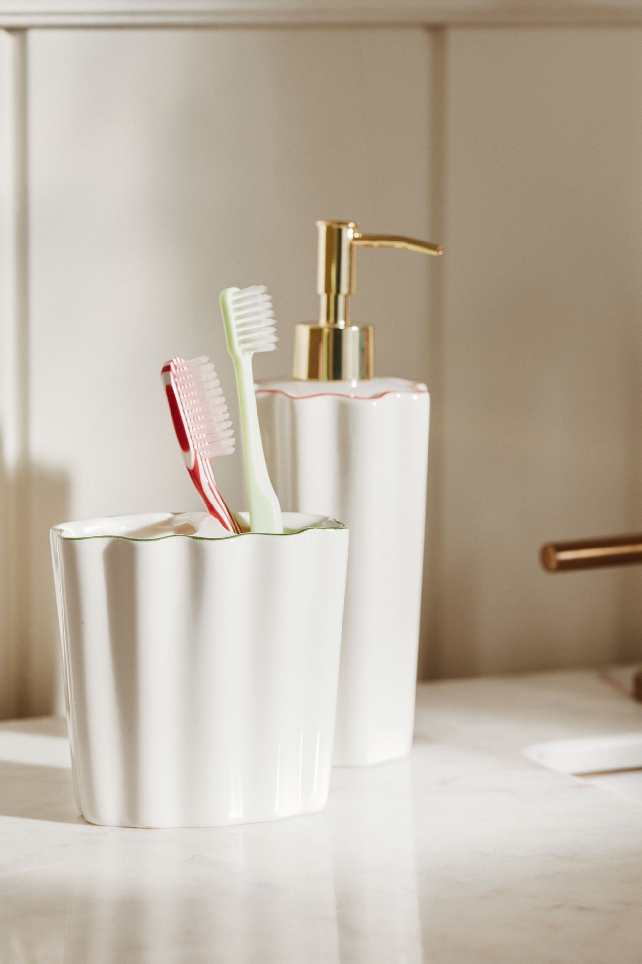 Le Marais Toothbrush Holder - Cream + Green Trim, Standard, One Size