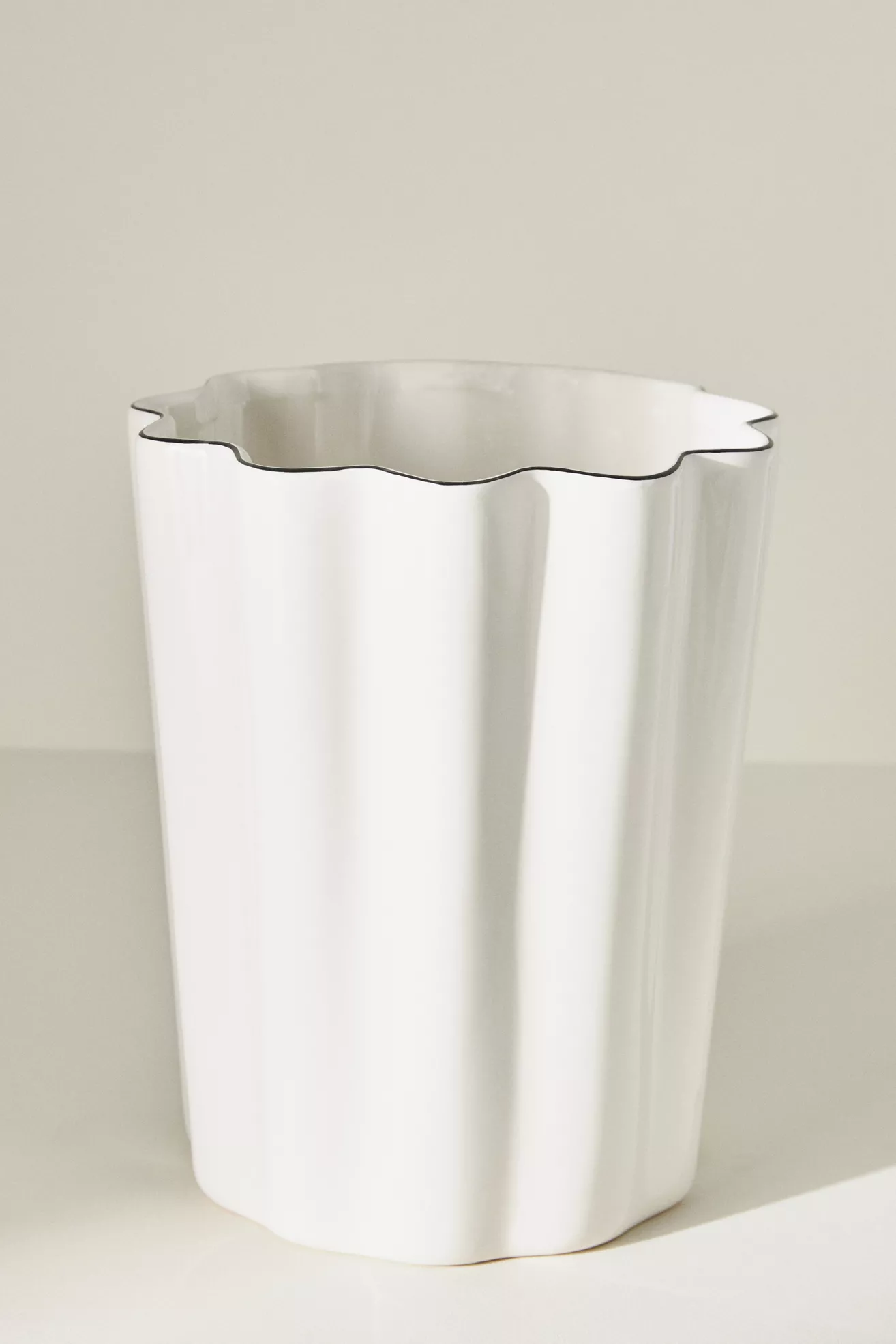 Le Marais Scalloped Waste Basket - thumbnail 3