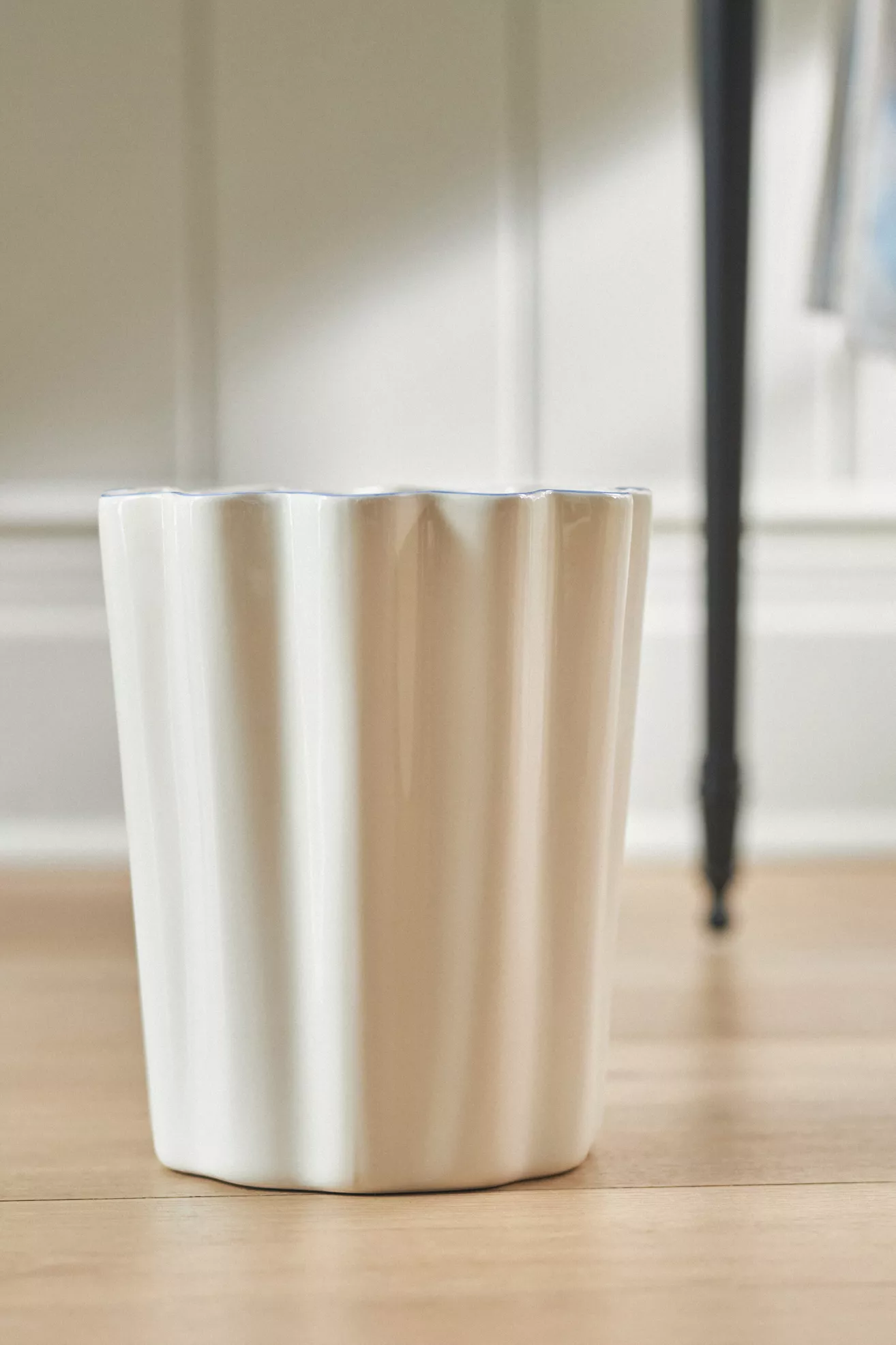 Le Marais Scalloped Waste Basket - thumbnail 6