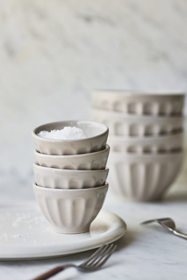 Anthropologie The Latte Stoneware Nut Bowls, Set Of 4: Amelie Edition