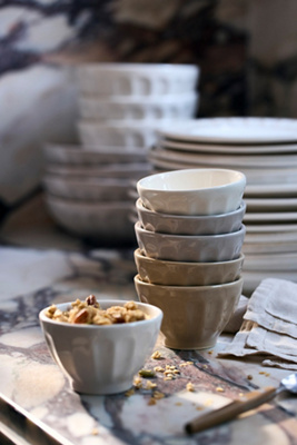 Anthropologie The Latte Stoneware Nut Bowls, Assorted Set Of 6: Amelie Edition