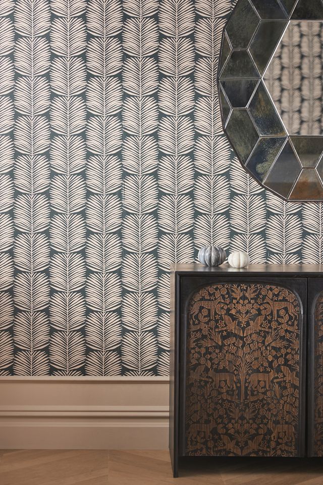 Art Deco Palms, Silver - Wallpaper