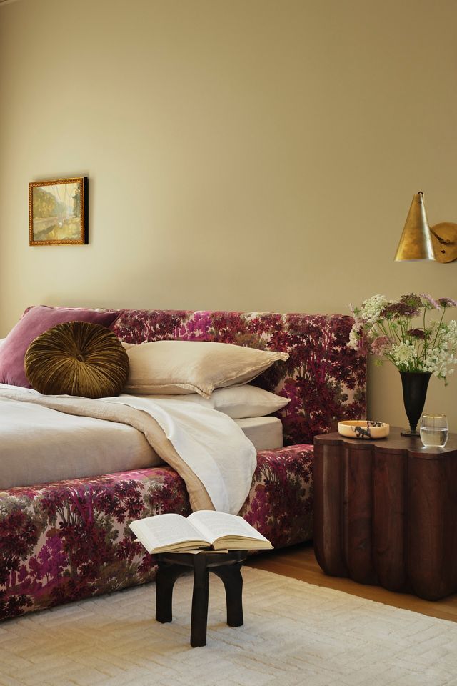 Vienne Velvet Winnie Bed #1