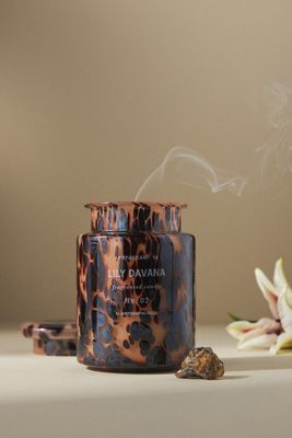 Apothecary 18 Woody Lily & Tonka Jar Candle