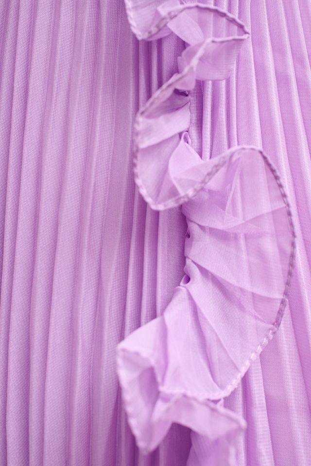 Anthropologie ★ Mac Duggal Pleated Deep-V Empire-Waist Gown Mac Duggal Pleated Flutter-Sleeve Deep-V Empire-Waist Gown