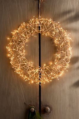 Stargazer Twinkling Illuminated LED Vine Wreath