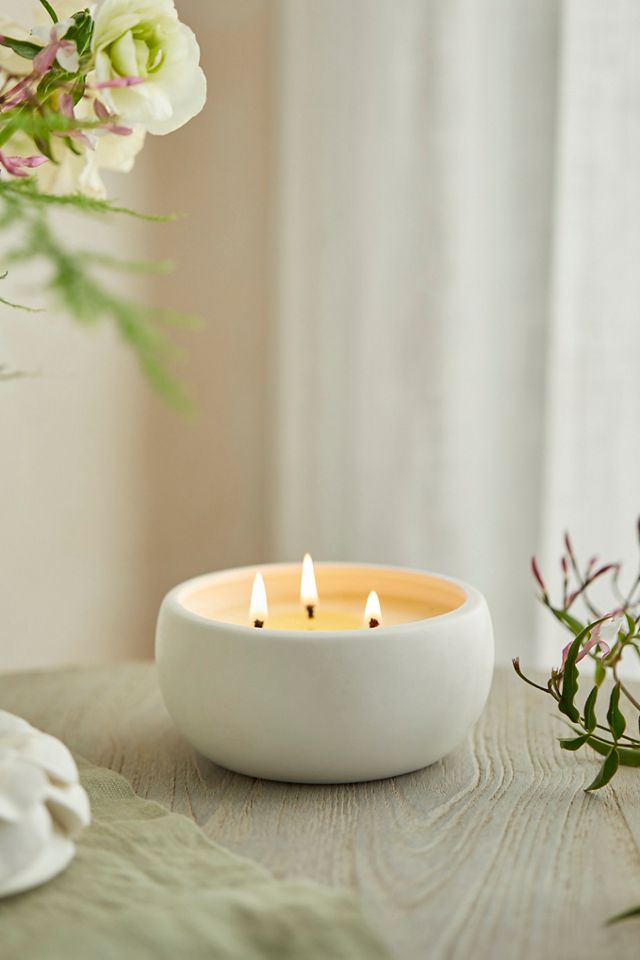 Illume Ceramic Flower Top Candle