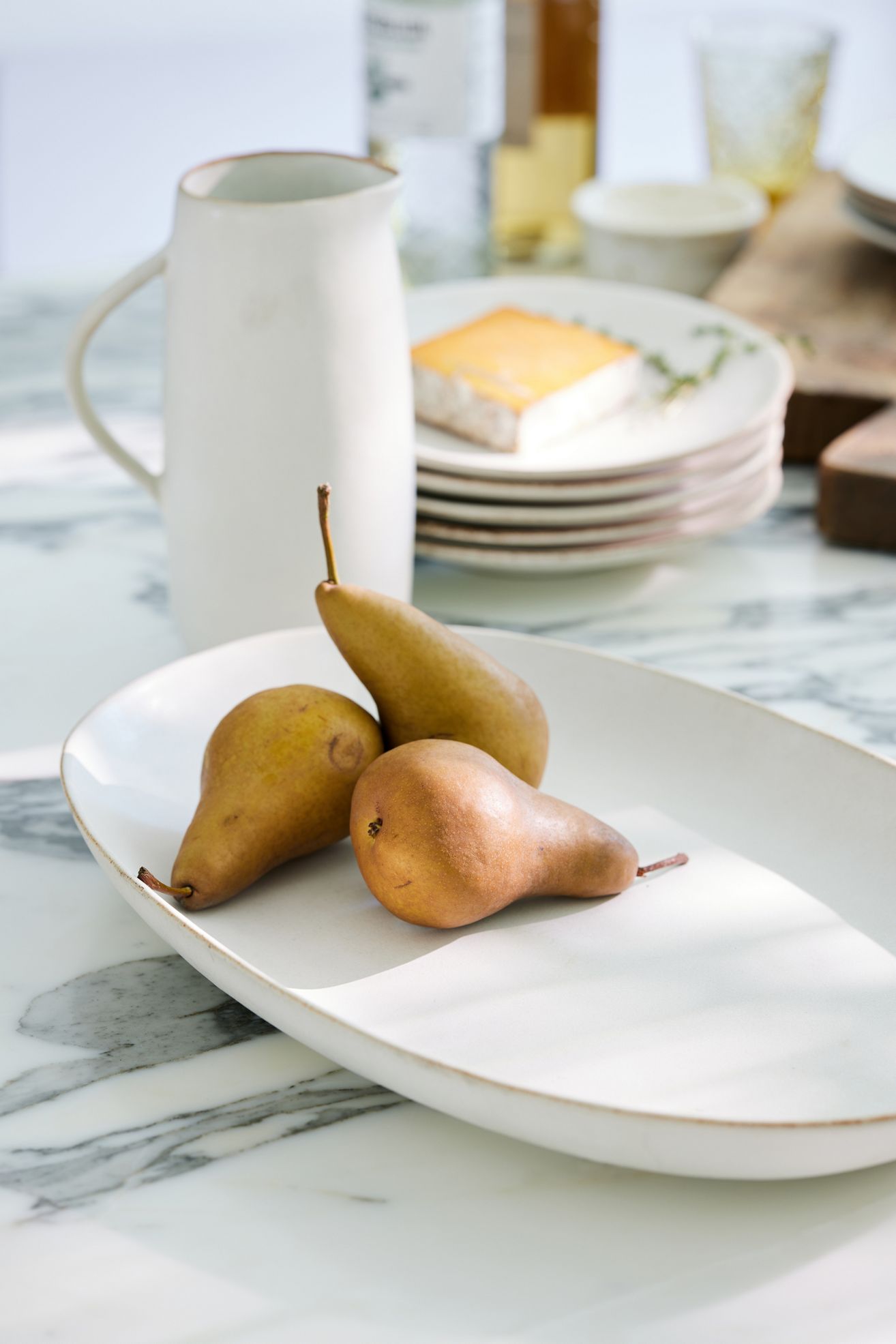 The Jasper Portuguese Stoneware Serving Platter - White, One Size