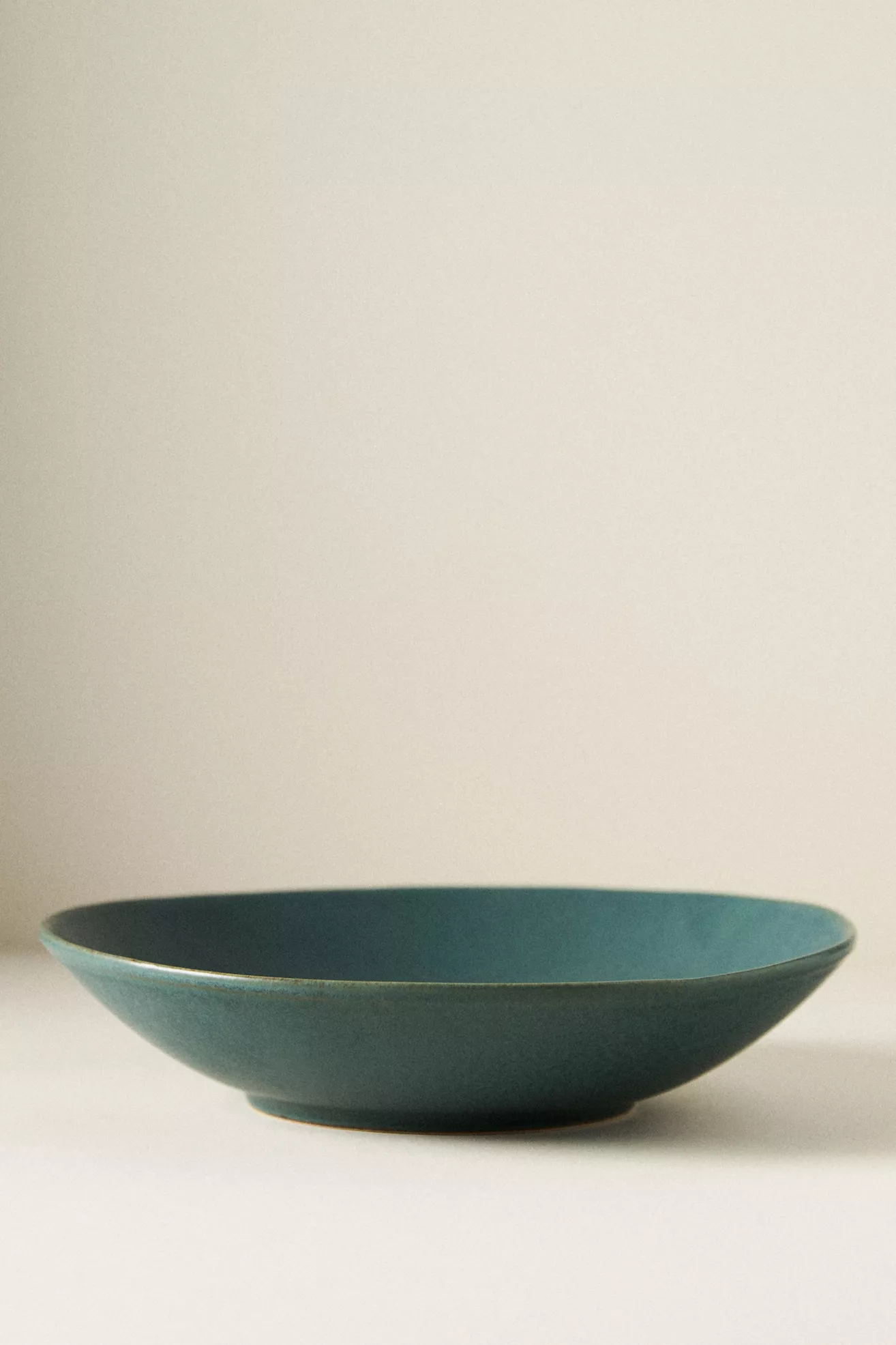 The Jasper Portuguese Stoneware Low Serving Bowl - thumbnail 6