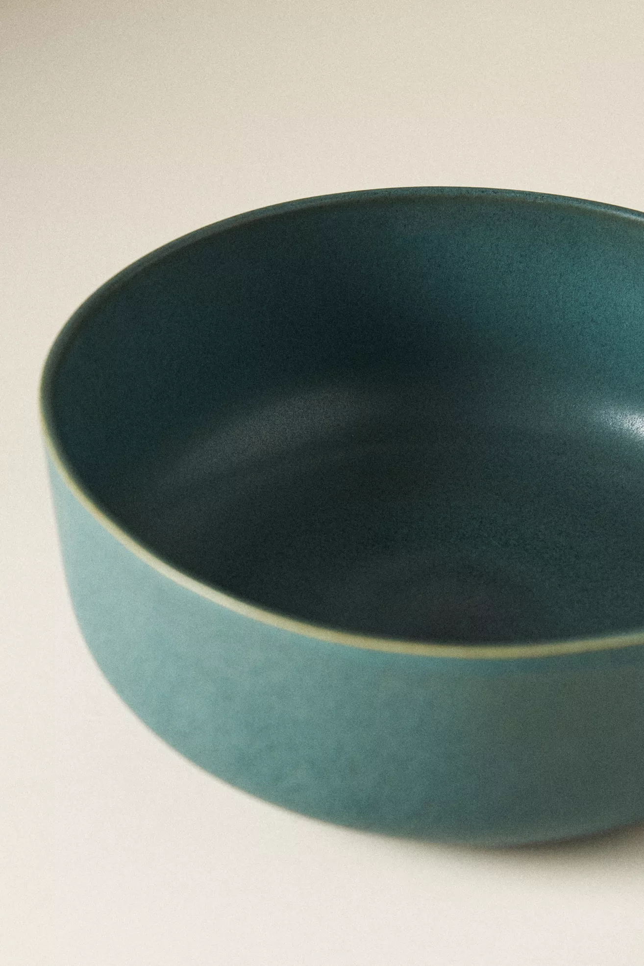 The Jasper Portuguese Stoneware Deep Serving Bowl - thumbnail 9