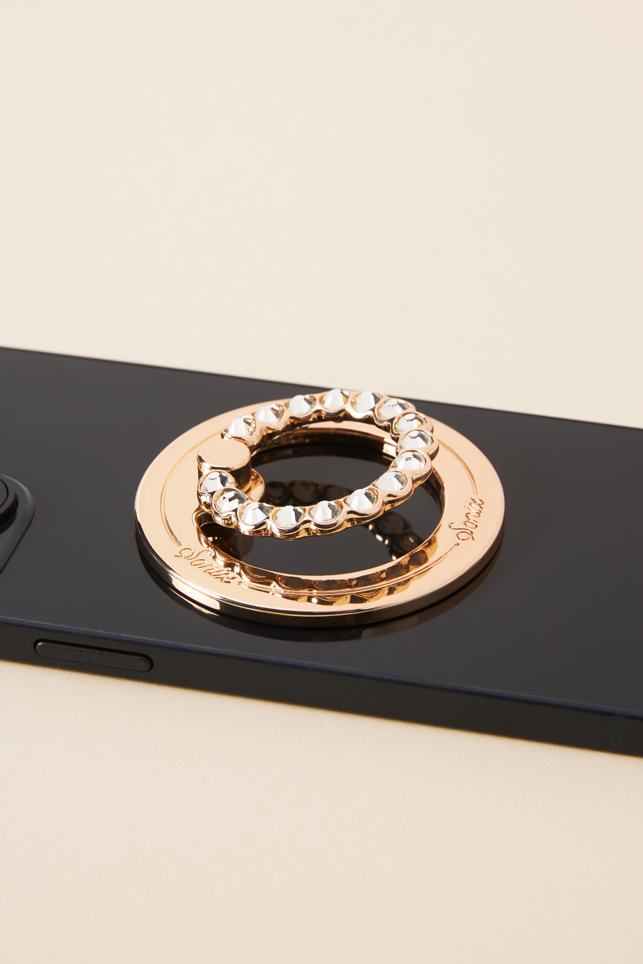 Sonix Magnetic Removable Phone Ring