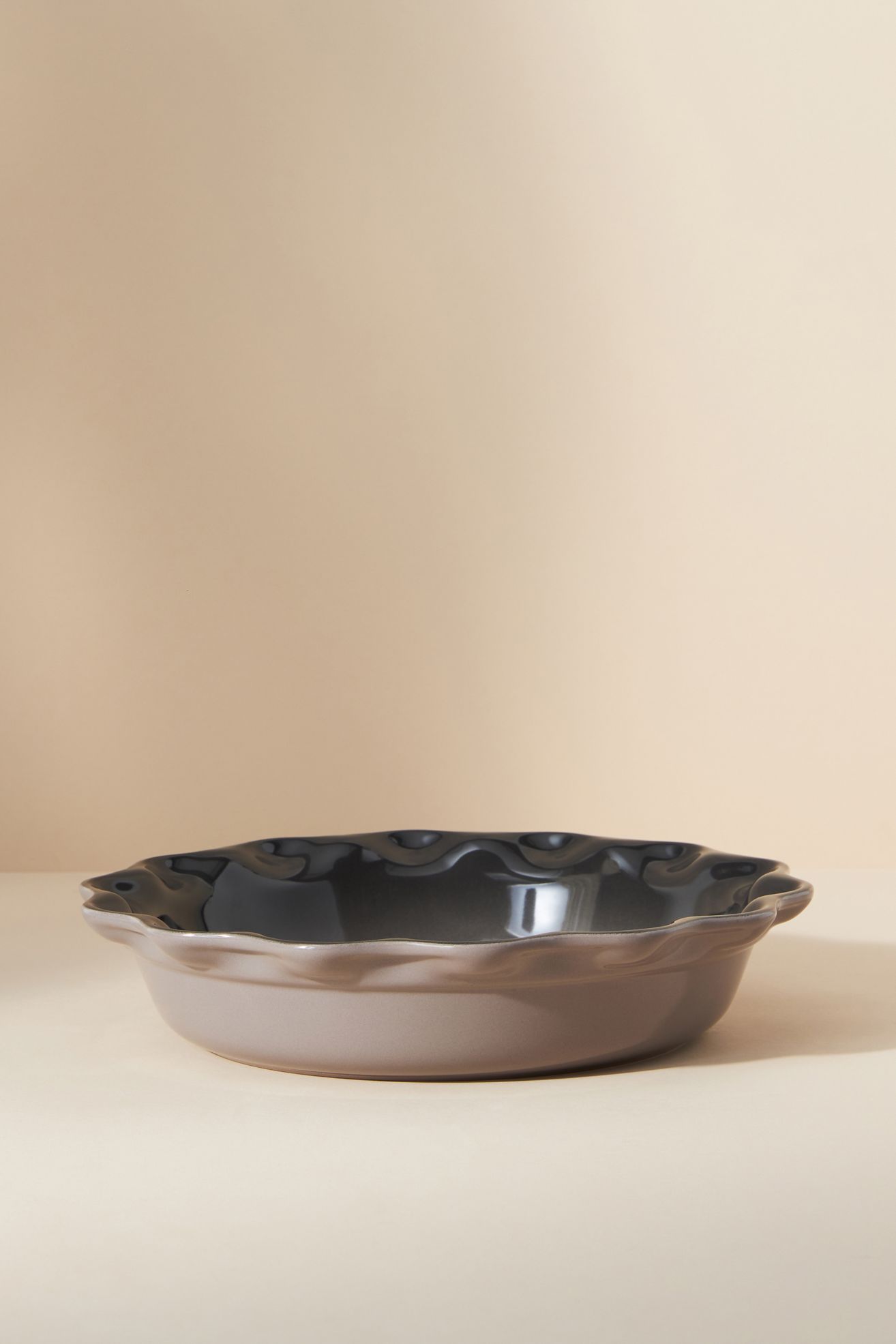 Le Creuset 9" Heritage Pie Dish - Oyster, One Size