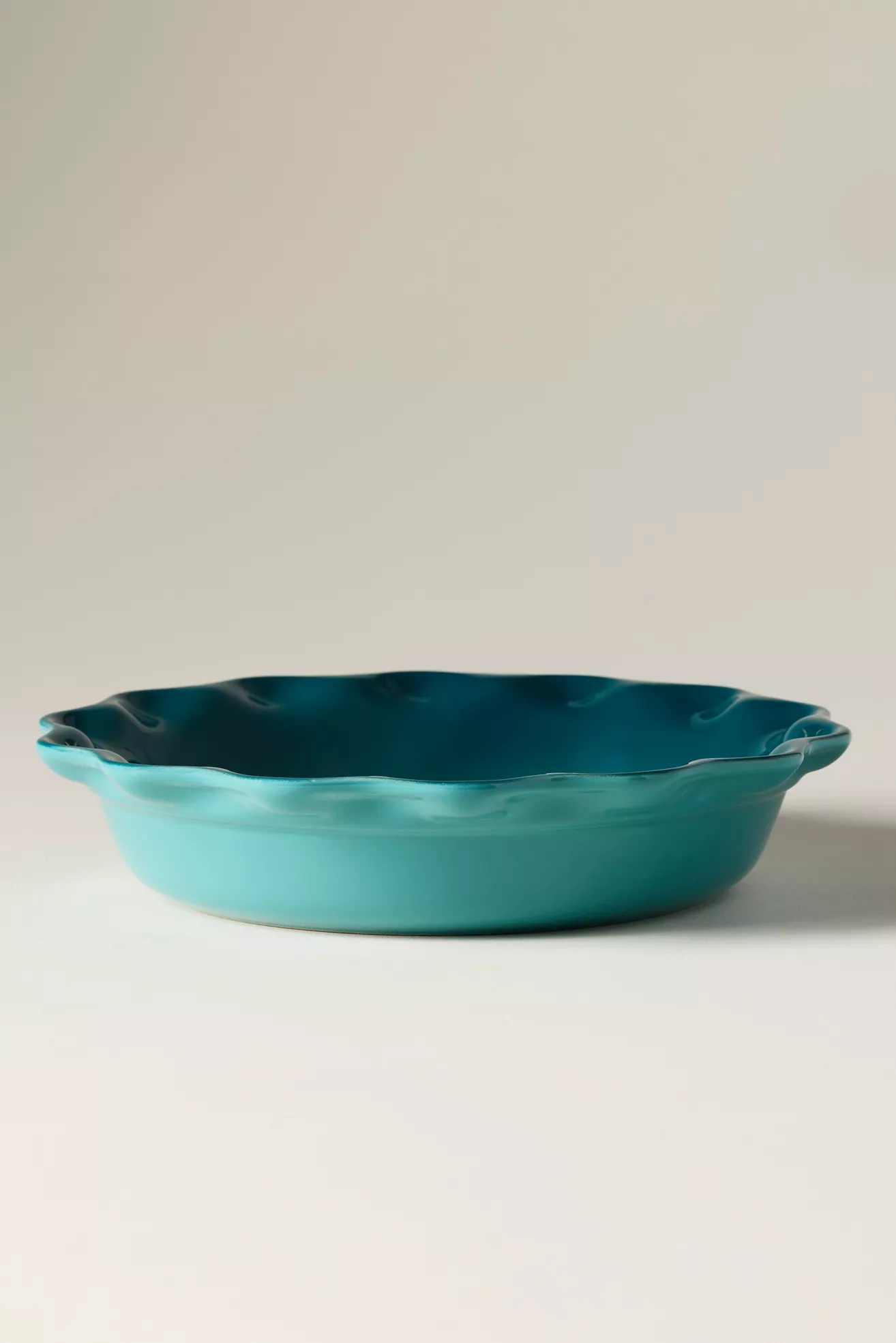 Le Creuset 9" Heritage Pie Dish - thumbnail 4