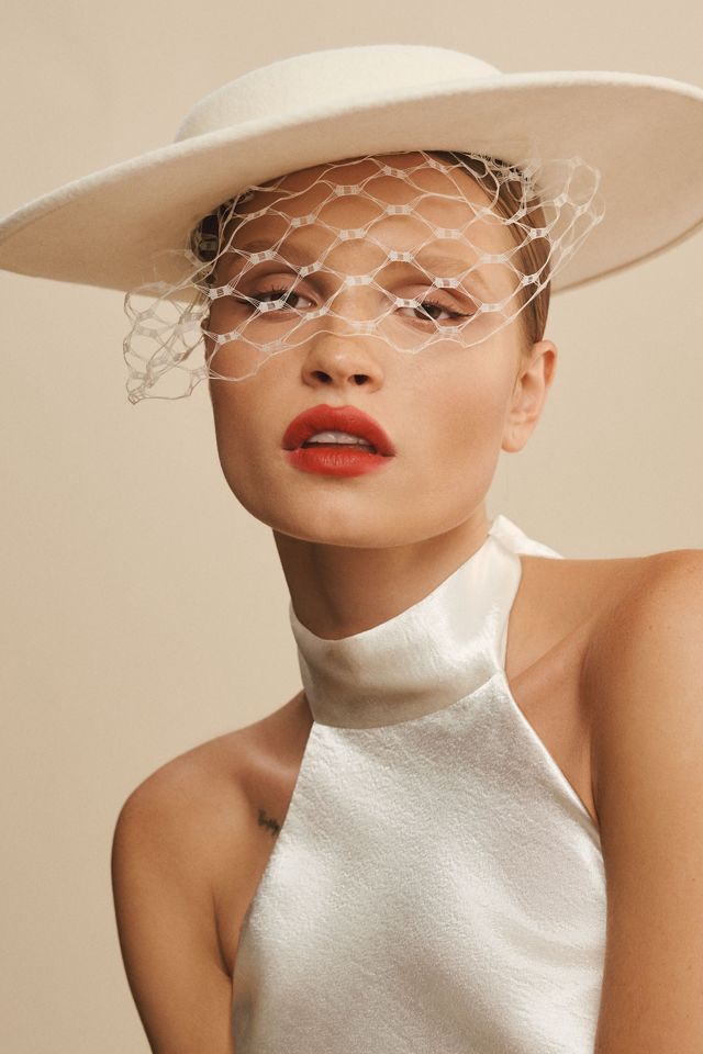 Monrowe Bridal Boater Hat with Birdcage Veil | Anthropologie display picture 3